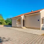 Suric By Interhome