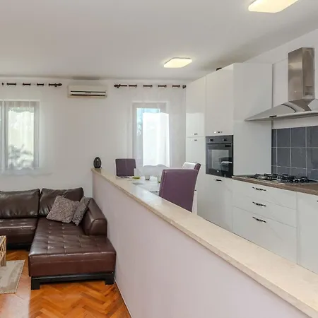 Suric By Interhome Privlaka (Zadar)