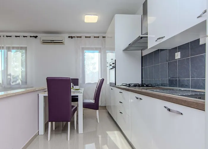 Suric By Interhome *